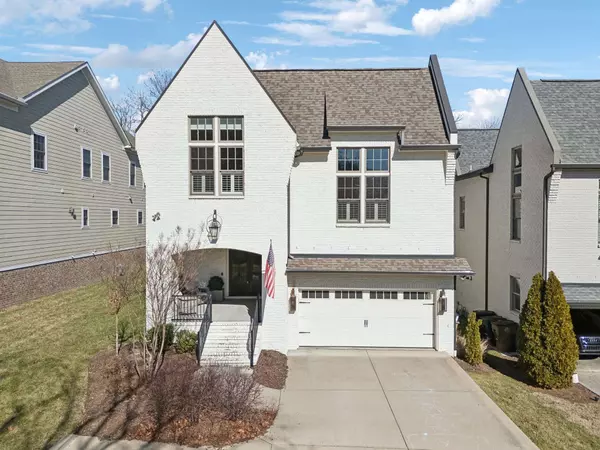 2254B Castleman Dr, Nashville, TN 37215