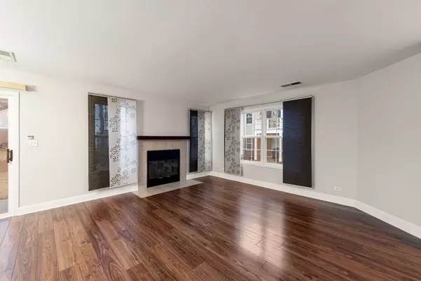 244 Ashbury Lane #E, Roselle, IL 60172