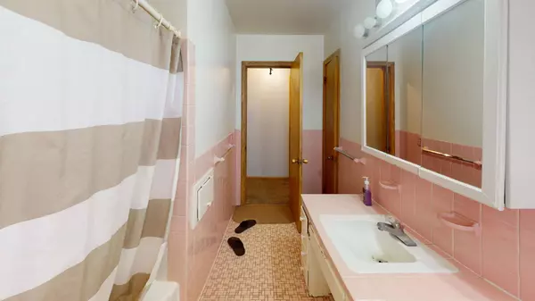 2524 Xylon AVE S, Saint Louis Park, MN 55426