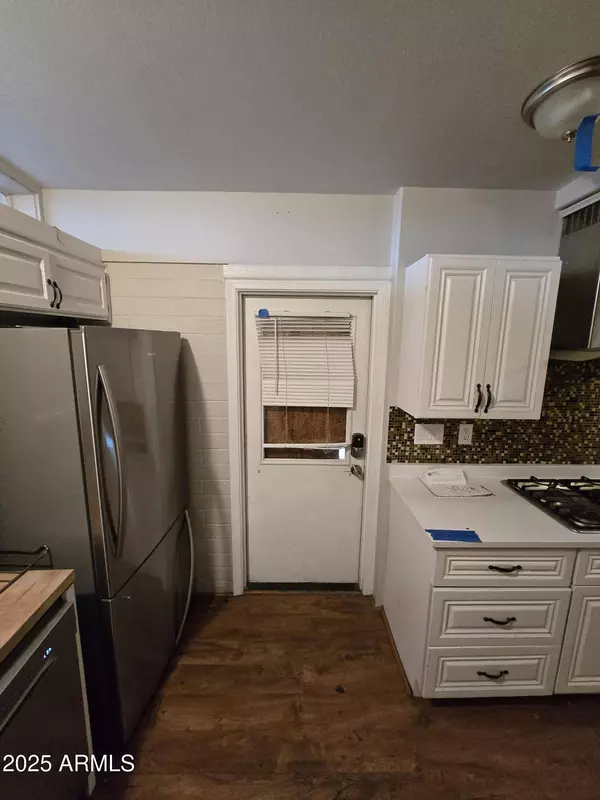 8727 N 35TH Drive, Phoenix, AZ 85051