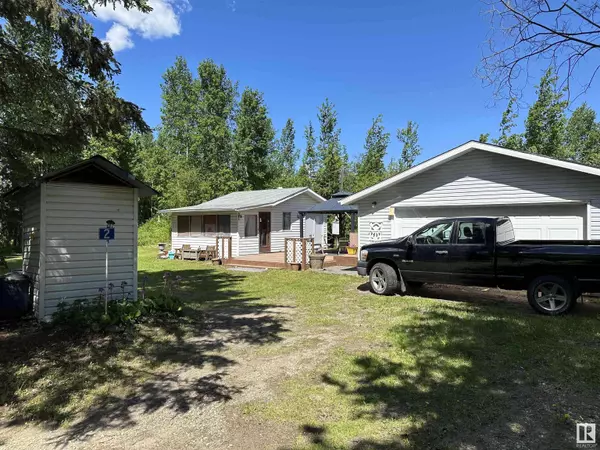 2 4418 HWY 633, Rural Lac Ste. Anne County, AB T0E 0L0