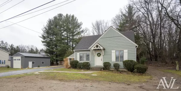 6548 Burton SE Street, Grand Rapids, MI 49546