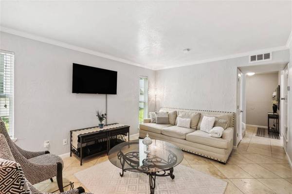 2201 Park Hill Drive, Fort Worth, TX 76110