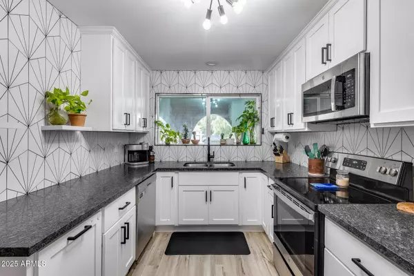 13845 N 41ST Avenue, Phoenix, AZ 85053