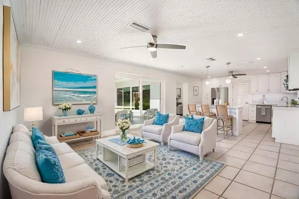 2401 S SHORE DR SE, St Petersburg, FL 33705