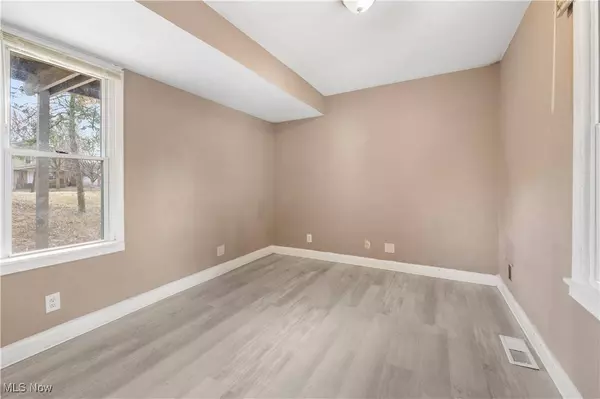 812 Kling ST, Akron, OH 44311