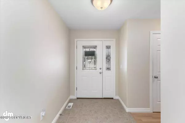 2890 N Kalmbach Lake DR, Wasilla, AK 99623