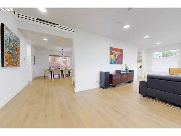 561 N STONEGATE DR, Washougal, WA 98671