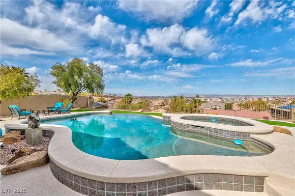 2824 Soaring Peak Avenue, Henderson, NV 89052