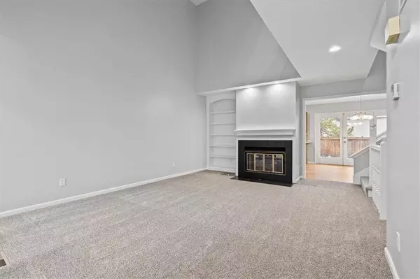 12525 Broadmoor ST, Overland Park, KS 66209