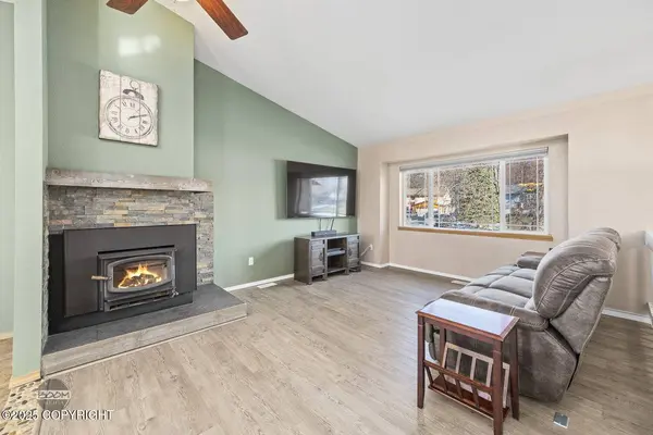 18452 Jude Island CIR, Eagle River, AK 99577