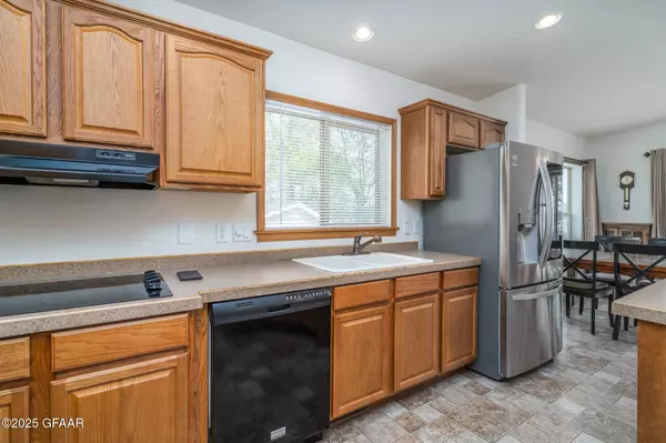 12555 MAPLE LAKE DR SE, Mentor, MN 56736