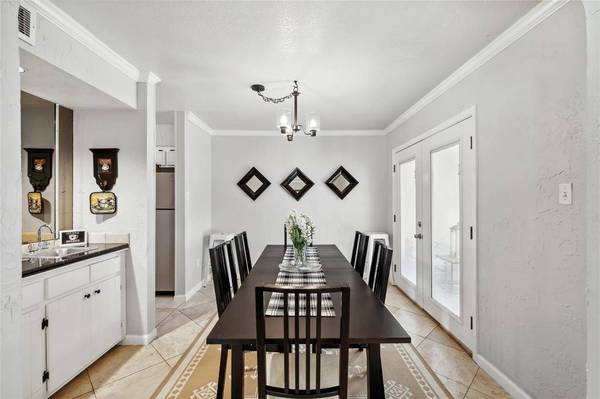 2201 Park Hill Drive, Fort Worth, TX 76110