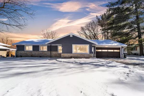659 S 15th Ave, West Bend, WI 53095