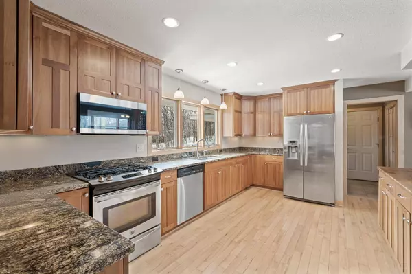 27750 Woodside RD, Shorewood, MN 55331