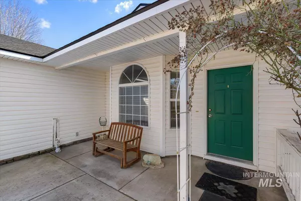 1035 Valley St, Middleton, ID 83644