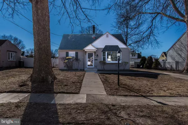 302 W 4TH AVE, Barrington, NJ 08007