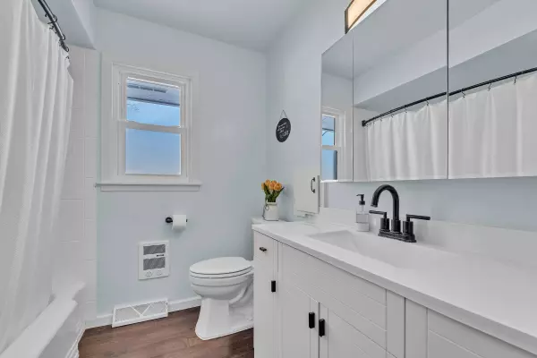 659 S 15th Ave, West Bend, WI 53095