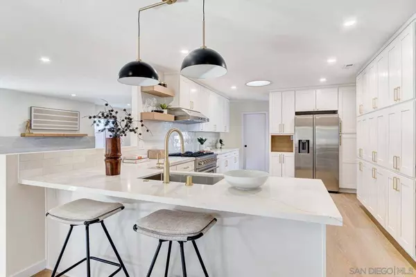 5873 Lance, San Diego, CA 92120