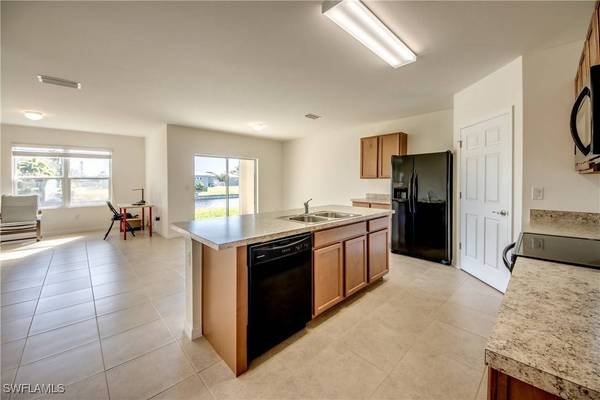 1907 SW 6th AVE, Cape Coral, FL 33991