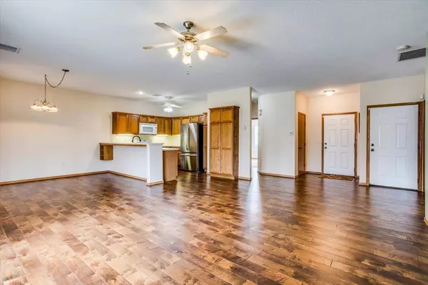 8217 W Nantucket St, Wichita, KS 67212