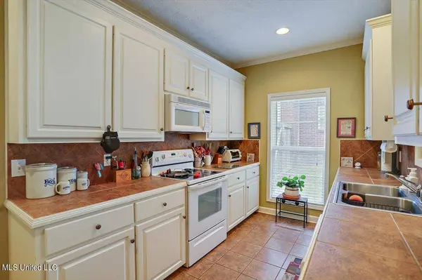 639 Camdenpark Drive, Ridgeland, MS 39157