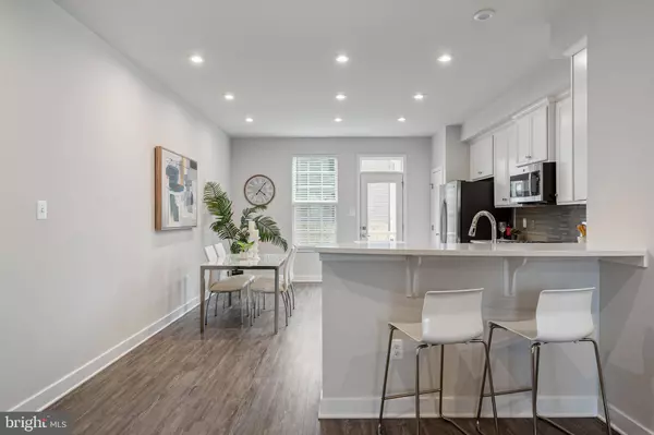 14007 SUNRISE VALLEY DR, Herndon, VA 20171