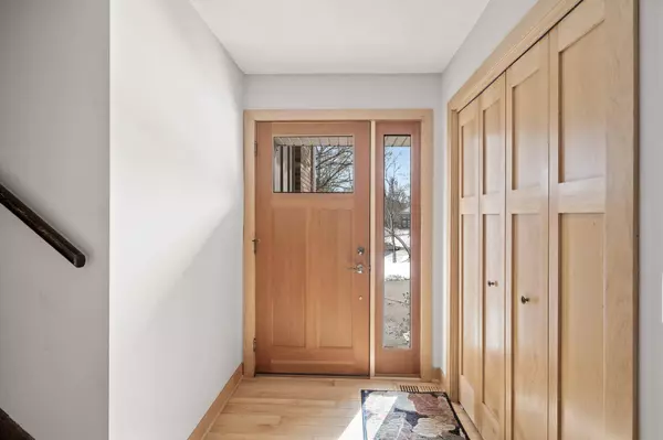 27750 Woodside RD, Shorewood, MN 55331