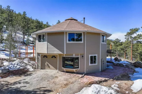 10 Kittle CT, Lyons, CO 80540