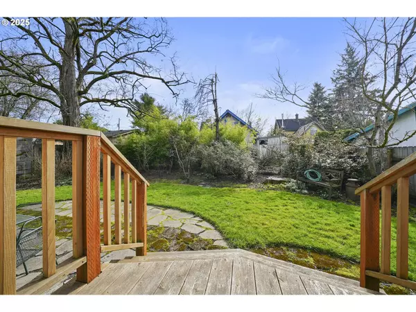 4540 SE TAYLOR ST, Portland, OR 97215