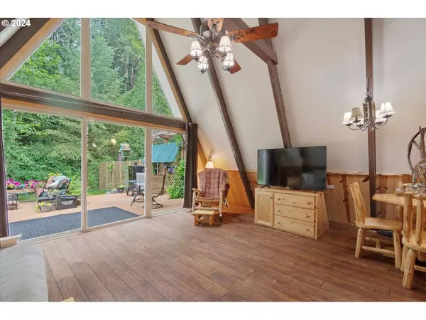 10282 FIELD CREST DR, Birkenfeld, OR 97016