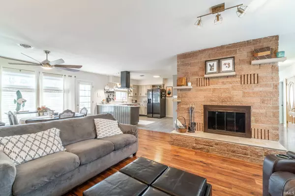 5819 West Hills Crossroad, Fort Wayne, IN 46804