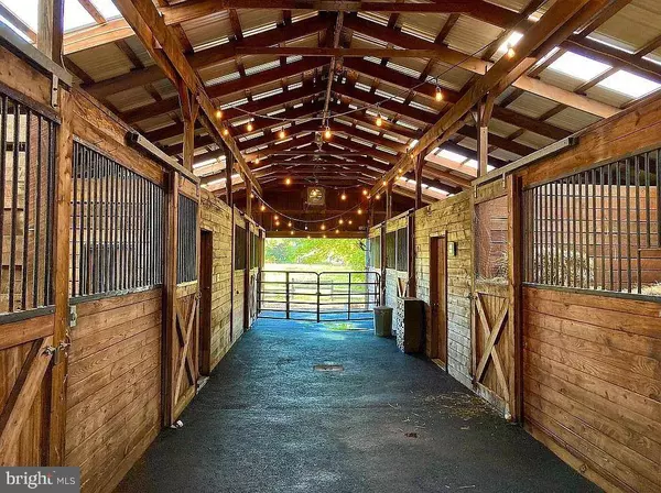 21733 OATLANDS RD, Aldie, VA 20105