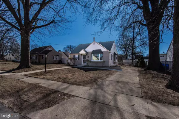 302 W 4TH AVE, Barrington, NJ 08007