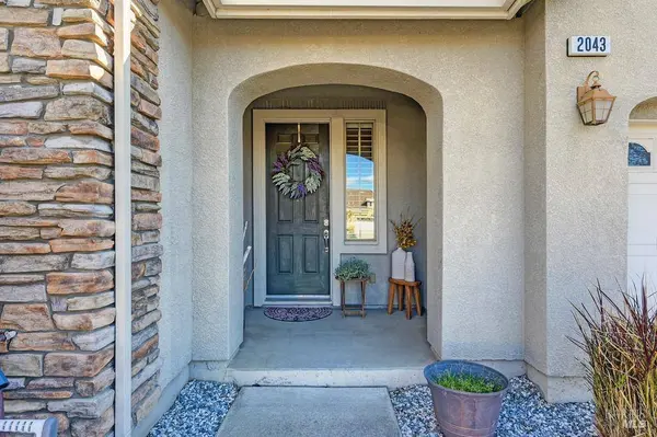 2043 Red Sunset CT, Vacaville, CA 95687