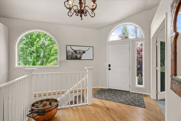 1802 S Viewcrest Ln, Spokane, WA 99212