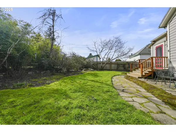 4540 SE TAYLOR ST, Portland, OR 97215