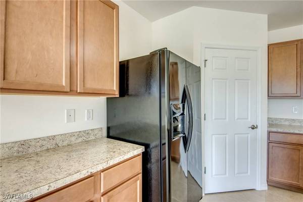 1907 SW 6th AVE, Cape Coral, FL 33991