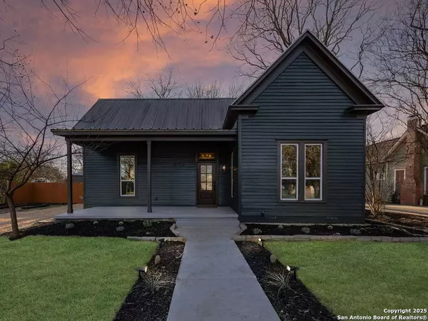 515 s blanco, Lockhart, TX 78644