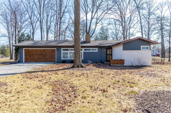 5819 West Hills Crossroad, Fort Wayne, IN 46804