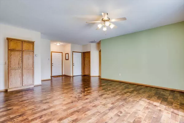 8217 W Nantucket St, Wichita, KS 67212