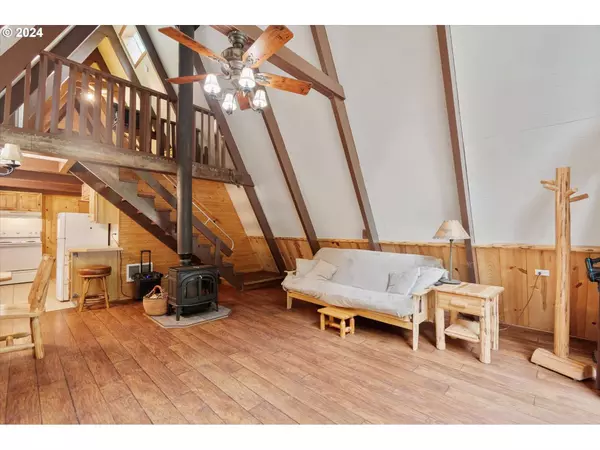 10282 FIELD CREST DR, Birkenfeld, OR 97016