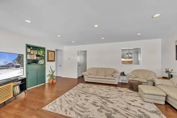 659 S 15th Ave, West Bend, WI 53095