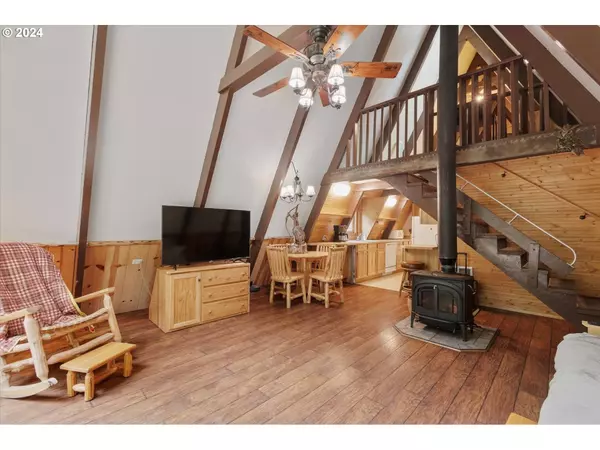 10282 FIELD CREST DR, Birkenfeld, OR 97016