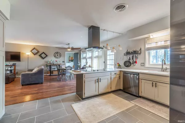 5819 West Hills Crossroad, Fort Wayne, IN 46804