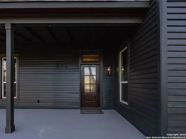 515 s blanco, Lockhart, TX 78644