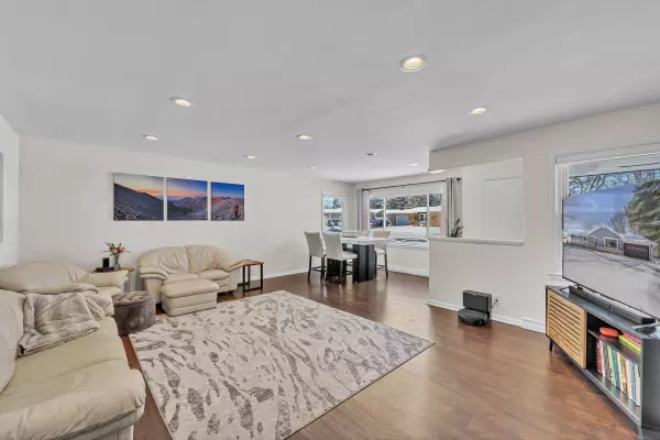 659 S 15th Ave, West Bend, WI 53095