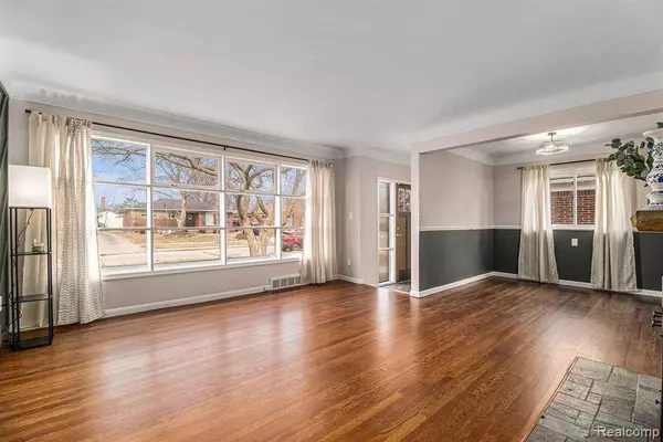 19918 MAUER Street, St. Clair Shores, MI 48080