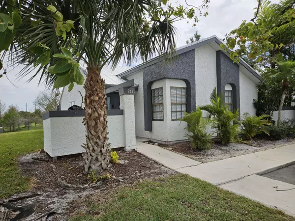 213 SW Sterret CIR, Port Saint Lucie, FL 34953