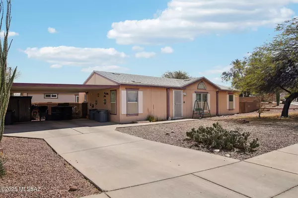 9000 N Odin Drive, Tucson, AZ 85743